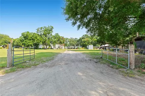 Exterior - 85276 Harts Rd, Yulee, FL 32097 photo 3 of 34