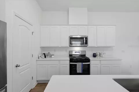Kitchen - 92 Bogey Pl, Bunnell, FL 32110 photo 4 of 5