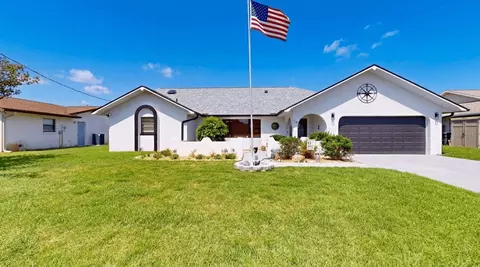 12 Classic Ct S, Palm Coast, FL 32137