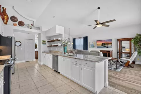 Kitchen - 1234 Crown Pointe Ln, Ormond Beach, FL 32174 photo 2 of 5