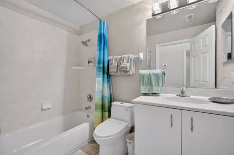 Bath - 1234 Crown Pointe Ln, Ormond Beach, FL 32174 photo 3 of 3