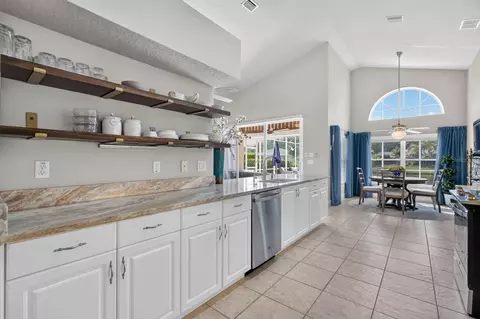 Kitchen - 1234 Crown Pointe Ln, Ormond Beach, FL 32174 photo 3 of 5