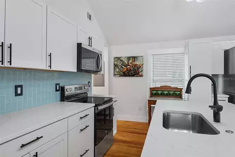 Kitchen - 63 Oneida St, Saint Augustine, FL 32084 photo 5 of 11