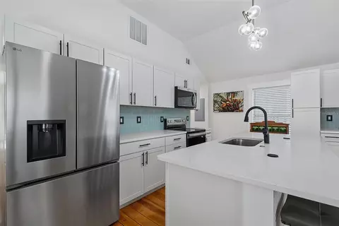 Kitchen - 63 Oneida St, Saint Augustine, FL 32084 photo 4 of 11