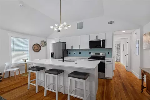 Kitchen - 63 Oneida St, Saint Augustine, FL 32084 photo 10 of 11