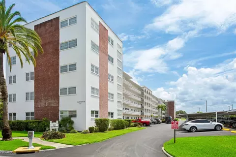 5501 80th St N #402, Saint Petersburg, FL 33709