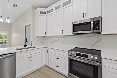 Kitchen - 38 Kingsley Cir, Ormond Beach, FL 32174 photo 3 of 4