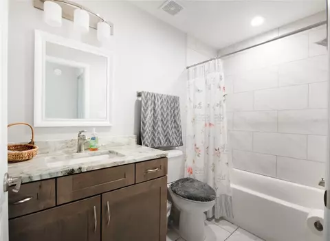 Bath - 615 Fourth, Bunnell, FL 32110 photo 3 of 3