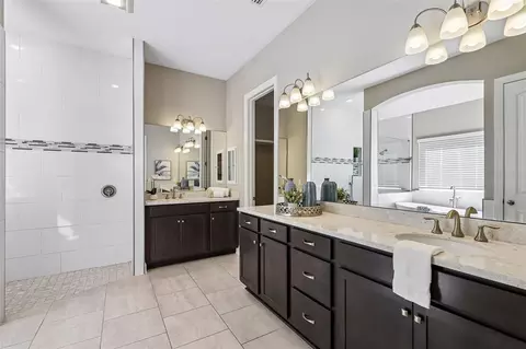 Bath - 114 SE Glenneyre Cir, Saint Augustine, FL 32092 photo 2 of 6
