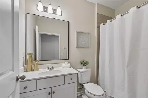 Bath - 250 Holly Forest Dr, Saint Augustine, FL 32092 photo 2 of 5