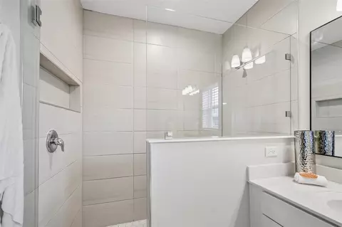 Bath - 250 Holly Forest Dr, Saint Augustine, FL 32092 photo 3 of 5