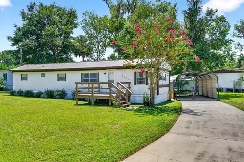 55707 Jamie Dr, Astor, FL 32102