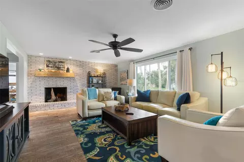 Living - 76 Banyan Dr, Ormond Beach, FL 32176 photo 3 of 12