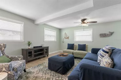 Living - 76 Banyan Dr, Ormond Beach, FL 32176 photo 8 of 12