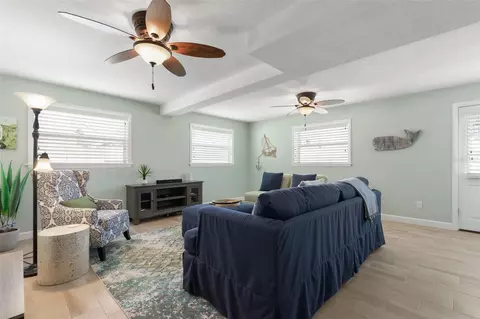 Living - 76 Banyan Dr, Ormond Beach, FL 32176 photo 7 of 12