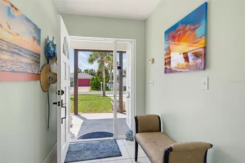 Entry Way - 712 Central Ave N, Flagler Beach, FL 32136 photo 1 of 3