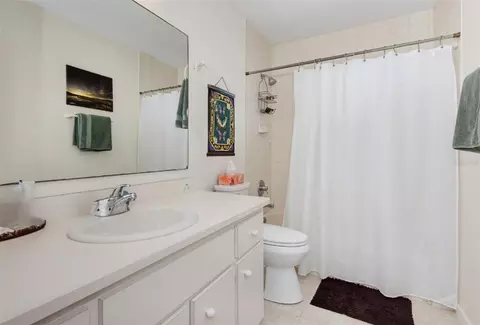 Bath - 712 Central Ave N, Flagler Beach, FL 32136 photo 4 of 4