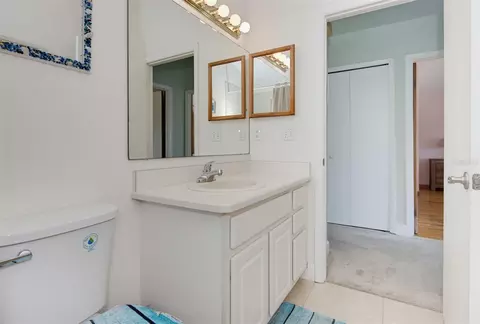 Bath - 712 Central Ave N, Flagler Beach, FL 32136 photo 2 of 4