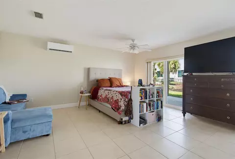 Bedroom - 712 Central Ave N, Flagler Beach, FL 32136 photo 8 of 8