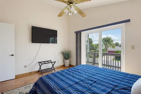 Bedroom - 712 Central Ave N, Flagler Beach, FL 32136 photo 6 of 8