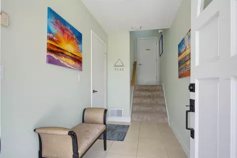 Entry Way - 712 Central Ave N, Flagler Beach, FL 32136 photo 2 of 3