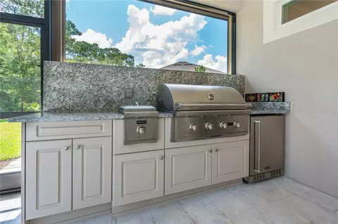 Kitchen - 214 Ashwood Ct, Ormond Beach, FL 32174 photo 8 of 8