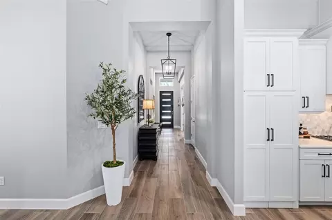 Entry Way - 463 Stirling Bridge Dr, Ormond Beach, FL 32174 photo 2 of 5
