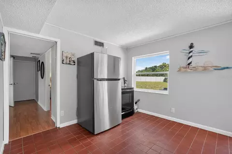 Kitchen - 10 Tipperary Ln, Ormond Beach, FL 32176 photo 5 of 6