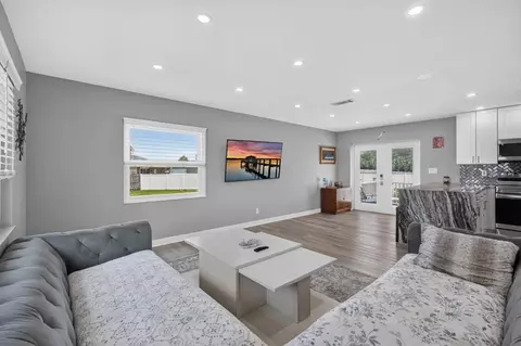 Living - 10 Tipperary Ln, Ormond Beach, FL 32176 photo 2 of 5