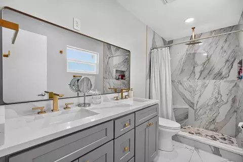 Bath - 10 Tipperary Ln, Ormond Beach, FL 32176 photo 3 of 3