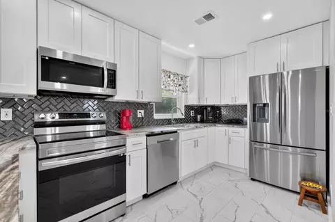 Kitchen - 10 Tipperary Ln, Ormond Beach, FL 32176 photo 1 of 6