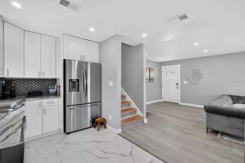 Entry Way - 10 Tipperary Ln, Ormond Beach, FL 32176 photo 3 of 3