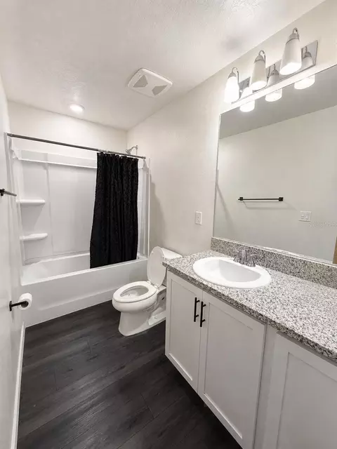 Bath - 9589 Sandy Bluffs Cir, Parrish, FL 34219 photo 2 of 4