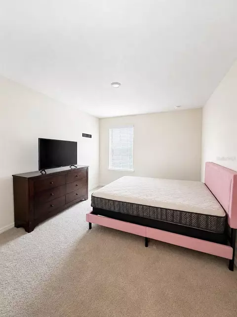 Bedroom - 9589 Sandy Bluffs Cir, Parrish, FL 34219 photo 4 of 6