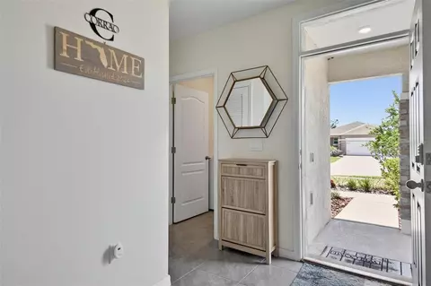 Entry Way - 1337 Cork Dr, Ormond Beach, FL 32174 photo 2 of 5