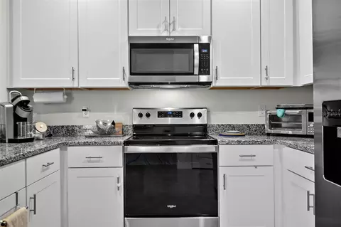 Kitchen - 1337 Cork Dr, Ormond Beach, FL 32174 photo 2 of 5