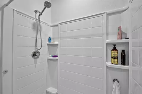 Bath - 1337 Cork Dr, Ormond Beach, FL 32174 photo 3 of 5