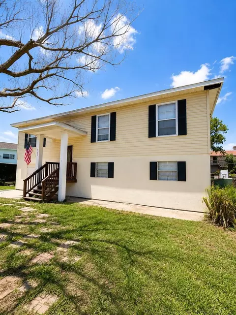 712 48th St W, Palmetto, FL 34221
