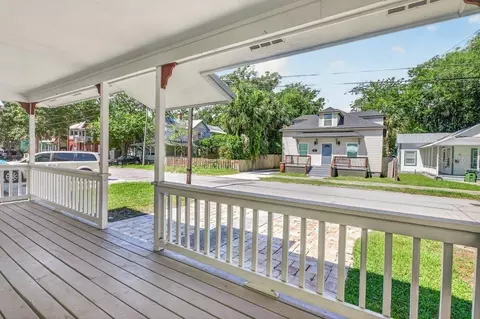 Exterior - 63 Dumas St, Saint Augustine, FL 32084 photo 3 of 13