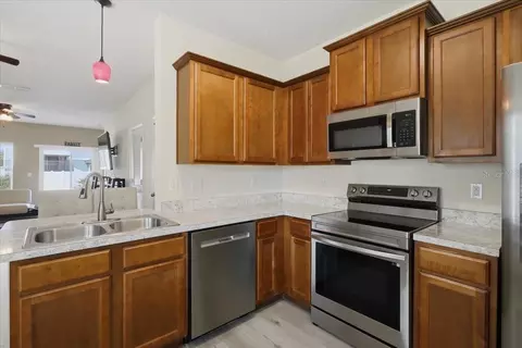 Kitchen - 240 Whitland Way, Saint Augustine, FL 32086 photo 3 of 5