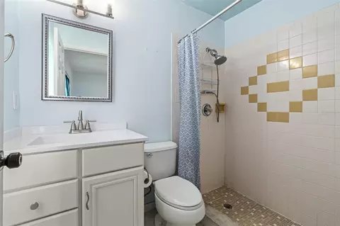 Bath - 6 Concord Dr, Ormond Beach, FL 32176 photo 1 of 3