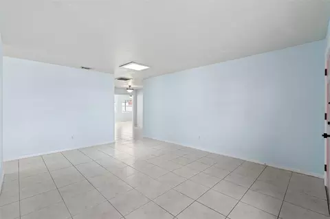 Living - 6 Concord Dr, Ormond Beach, FL 32176 photo 2 of 10