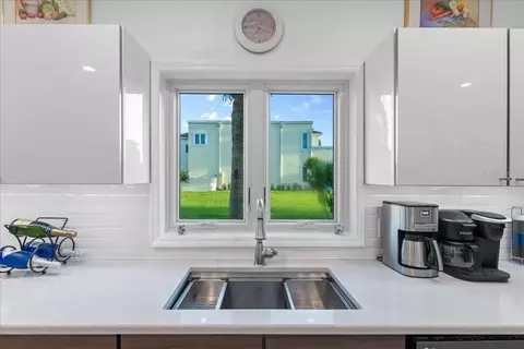 Kitchen - 13 Bay Point Dr, Ormond Beach, FL 32174 photo 5 of 8