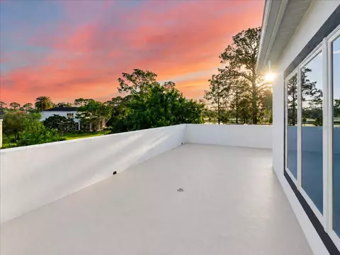 Exterior - 13 Bay Point Dr, Ormond Beach, FL 32174 photo 6 of 14