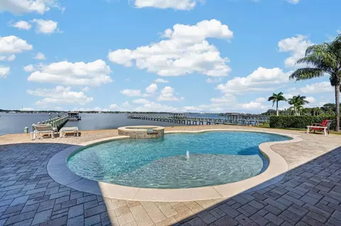 14 Granville Cir, Daytona Beach, FL 32118