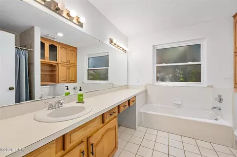 Bath - 7 Waterfront Ct, Ormond Beach, FL 32174 photo 1 of 7