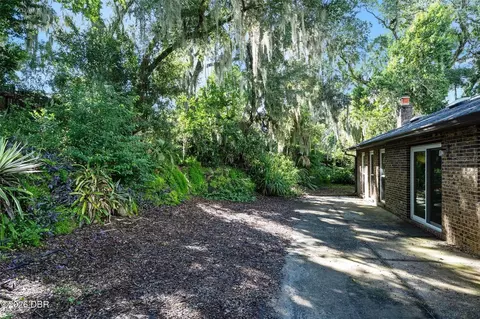 Exterior - 7 Waterfront Ct, Ormond Beach, FL 32174 photo 6 of 9