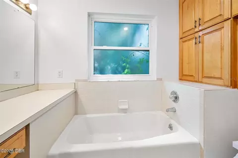 Bath - 7 Waterfront Ct, Ormond Beach, FL 32174 photo 3 of 7