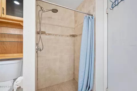 Bath - 7 Waterfront Ct, Ormond Beach, FL 32174 photo 2 of 7