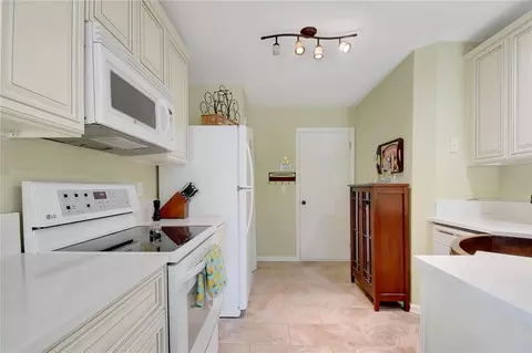 Kitchen - 965 Wynfield Cir, Saint Augustine, FL 32092 photo 1 of 3